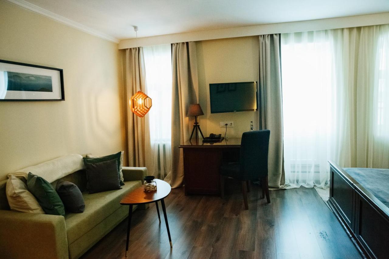 Hotel Dafna Sverdlovo Luaran gambar